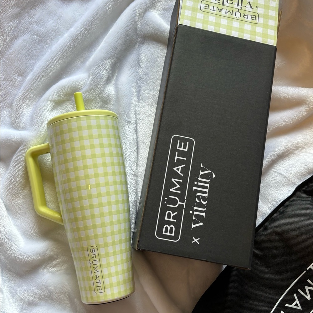 BrüMate x Vitality Prickly Pear Gingham Tumbler 40 ounce. New in box